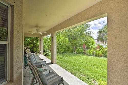 Single-story Cape Coral Home Golf And Grill!