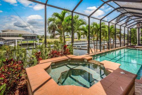 4 Bed 4 Bath Apartment In Cape Coral