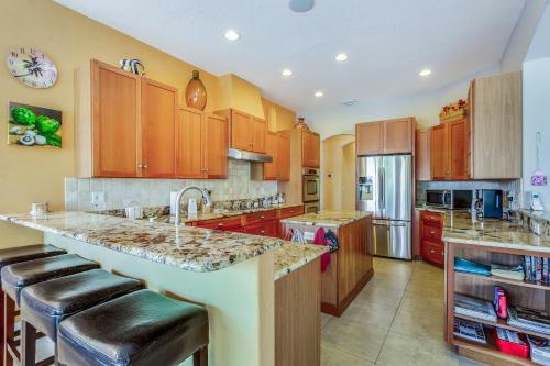 4 Bed 4 Bath Apartment In Cape Coral