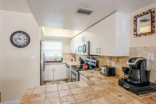 Gulf Access #b 2-bedroom W/ Heated Pool