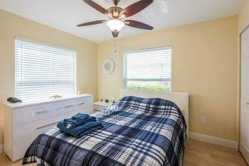 Gulf Access #b 2-bedroom W/ Heated Pool