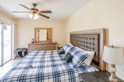 Gulf Access #b 2-bedroom W/ Heated Pool