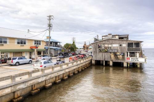 Cedar Key Duplex Home With Dock And Stellar Ocean View