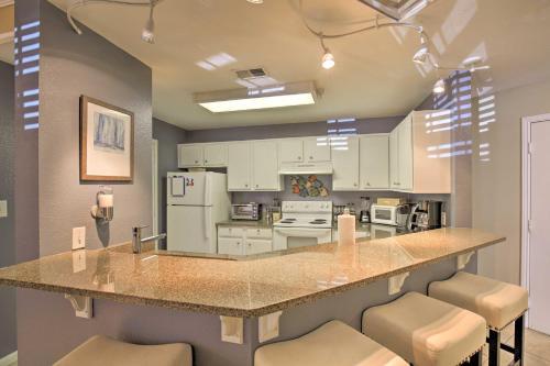 Apartamento Updated And Modern Condo - 4 Mi To Clearwater Beach!