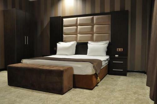 Neapol Hotel