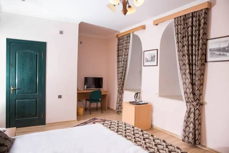 City Walls Hotel