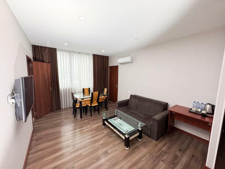 Consul Hotel