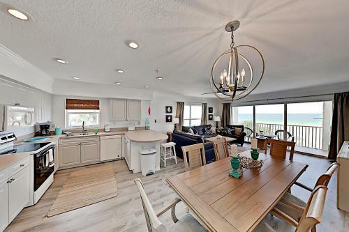 Apartamento Gulf-view Condo With Balcony, Pool & Beach Access Condo