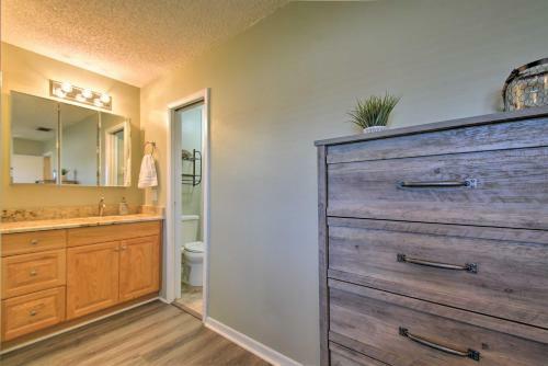 Indian Shores Townhome With Pool Access And Kayaks
