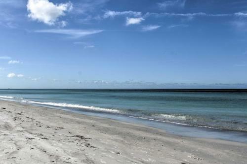 Indian Shores Townhome With Pool Access And Kayaks