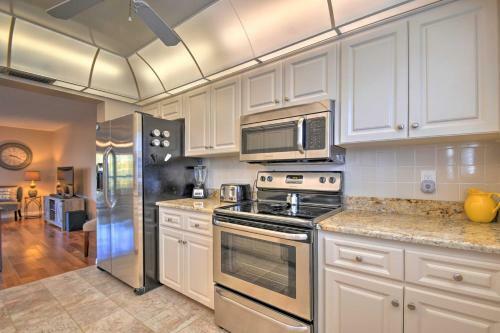 Indian Shores Townhome With Pool Access And Kayaks