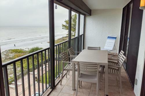 Pelican's Cove 402