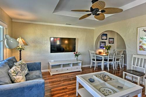 Cozy Cocoa Beach Bungalow - Walk To Beach And Pier!