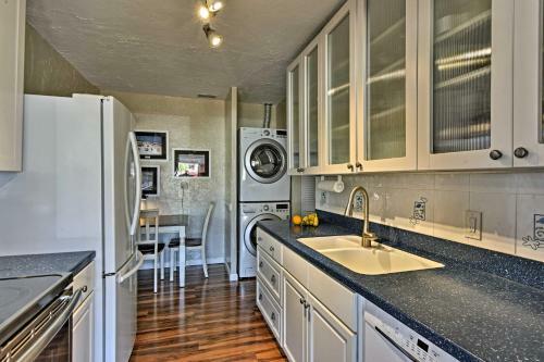 Cozy Cocoa Beach Bungalow - Walk To Beach And Pier!