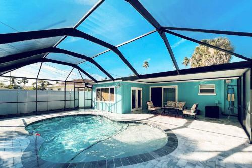 Clearwater Beach Home With Patio - Walk To Beach