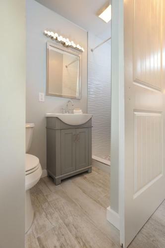 Island Vibes III - Weekly Vacation Rental Cottage
