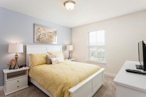 Beautiful Vacation Home With Private Pool And Garage St4328