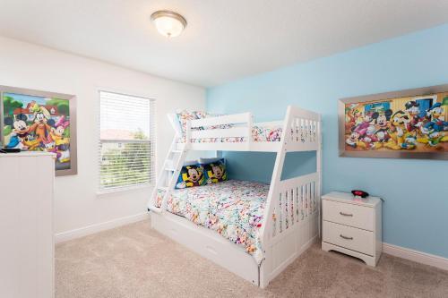 Beautiful Vacation Home With Private Pool And Garage St4328