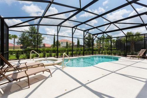 Beautiful Vacation Home With Private Pool And Garage St4328