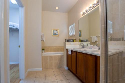 138 Norfolk Drive (Jc) Villa