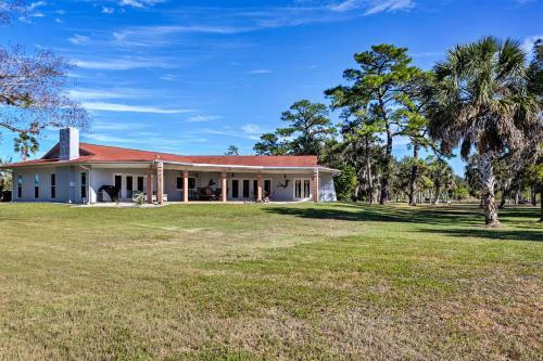 Updated Waterfront Crystal River Retreat With Dock!