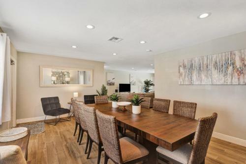 Private Pool Beautiful Updated 4br Home 2bth