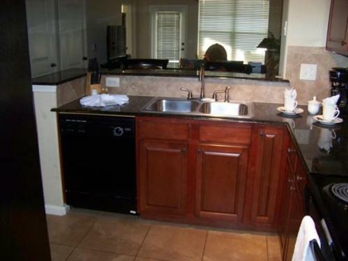 Beautiful 4 Bedroom 3 Bath Condo In Bella Piazza
