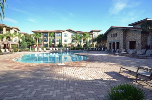 Bella Piazza 272019