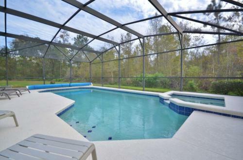 Extravaganza Pool Disney Cottage