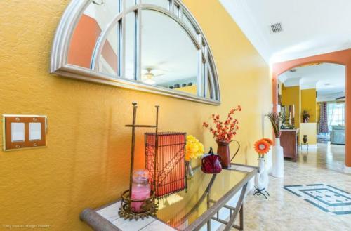 Beautiful Luau Pool Villa Next Disney World