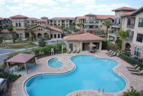 3 Bedroom 3 Bath Condo Close To The Attractions
