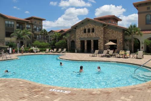 3 Bedroom 3 Bath Condo Close To The Attractions