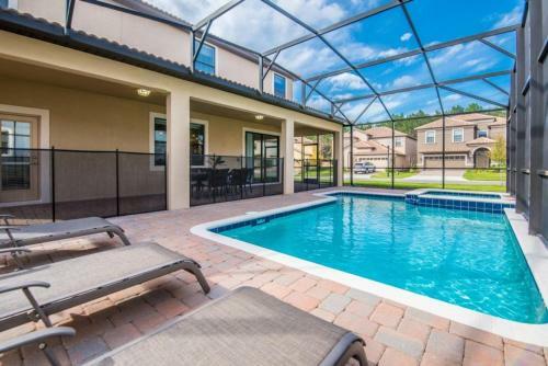 Villa On Rolling Fairway 8541e