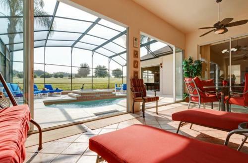 Beautiful Palace Large Pool Home With Golf Court View