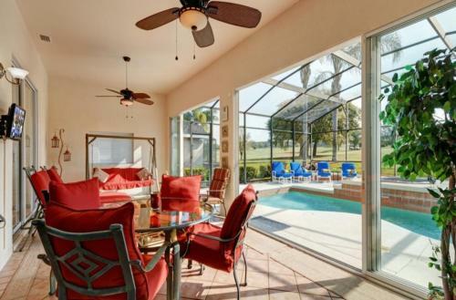 Beautiful Palace Large Pool Home With Golf Court View