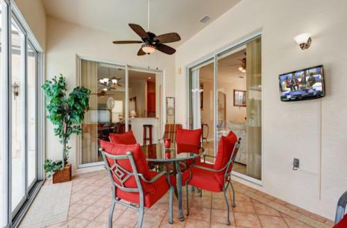 Beautiful Palace Large Pool Home With Golf Court View