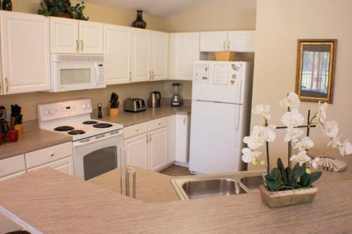 Hibiscus Haven ** Home