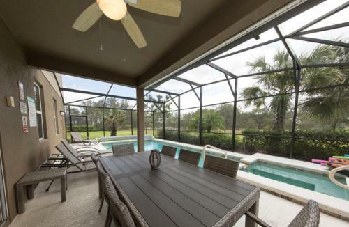 Palm Retreat Villa