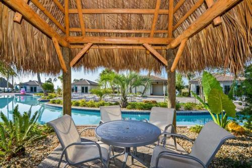 Modern Vacation Single Home With Themed Bedrooms Cg1593