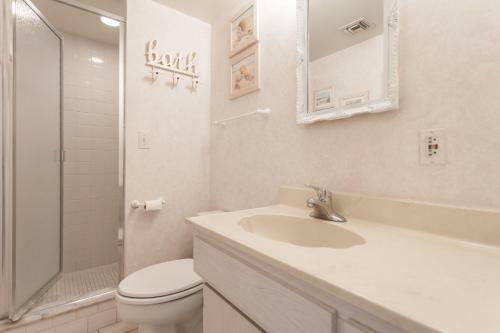 Apartamento Blue Surf 404, 2 Bedrooms, Sleeps 6, Beach Front