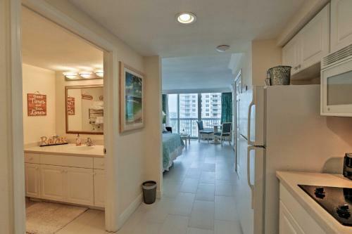 Apartamento Breezy Daytona Beach Studio With Pool -steps To Beach