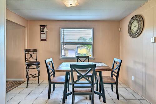 Coastal Retreat With Yard About 3mi To Daytona Beach