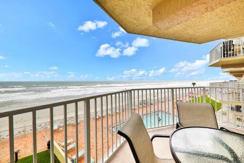 Shores Club - 302
