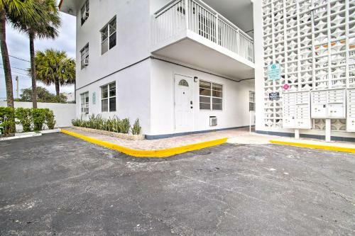 Apartment With Pool, 1-block Walk To Deerfield Beach