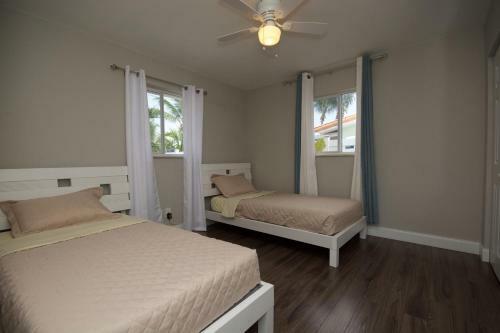 Villa Heated Pool Bungalow Mins From The Beach In Deerfield Beach