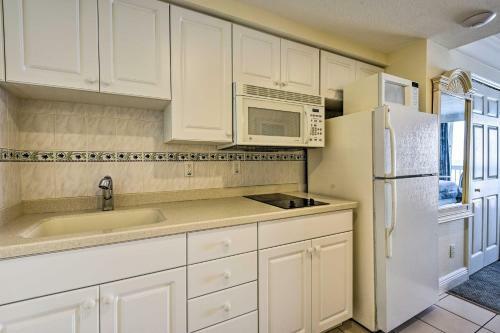 Apartamento 10th-floor Studio On Beach, Walk To Dining!