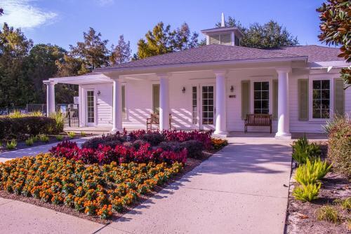 1380 Laurel Grove Home