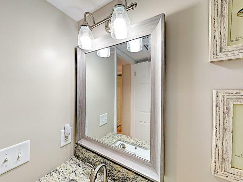 Apartamento New Listing! Oceanfront Condo - Walk To Beach Condo