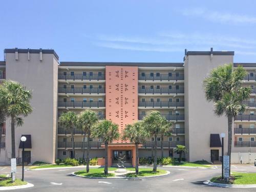 Apartamento New Listing! Oceanfront Condo - Walk To Beach Condo