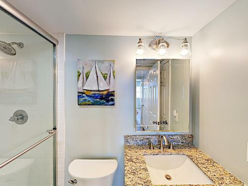 Apartamento New Listing! Oceanfront Condo - Walk To Beach Condo